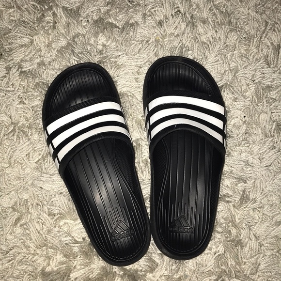 adidas slippers men